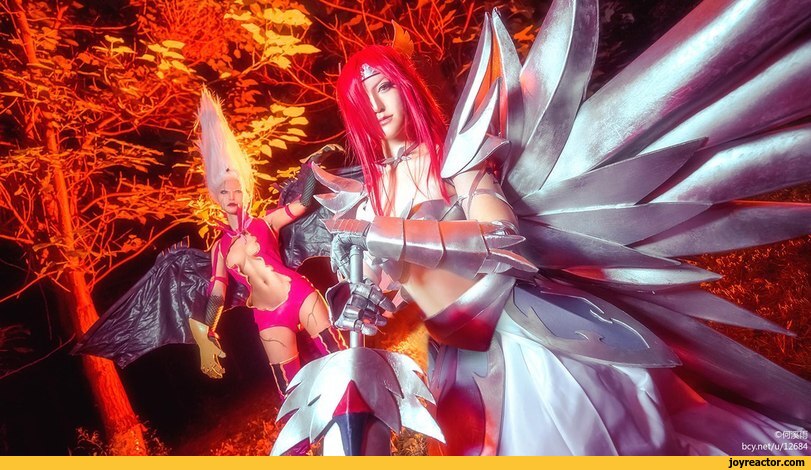 ,erza scarlet,Fairy Tail,anime,fandoms,Mirajane Strauss,Anime Ero Cosplay,anime cosplay